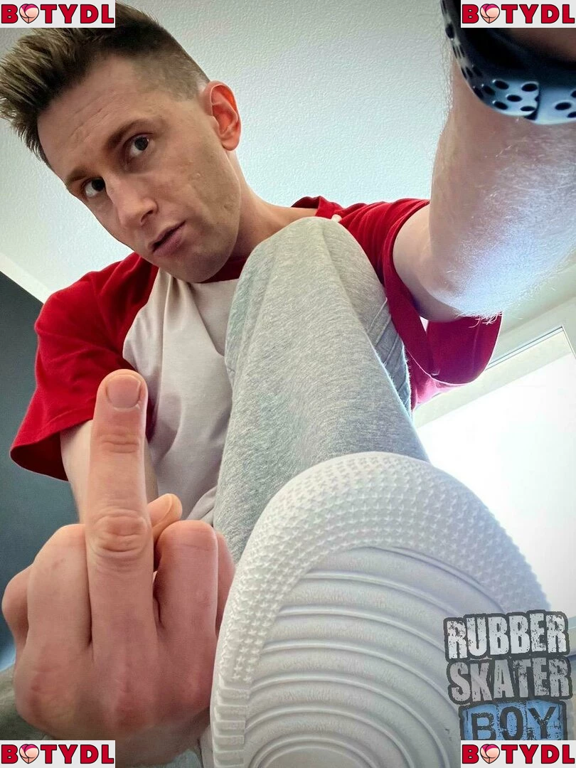 rubberskaterboy Onlyfans Photo Gallery 