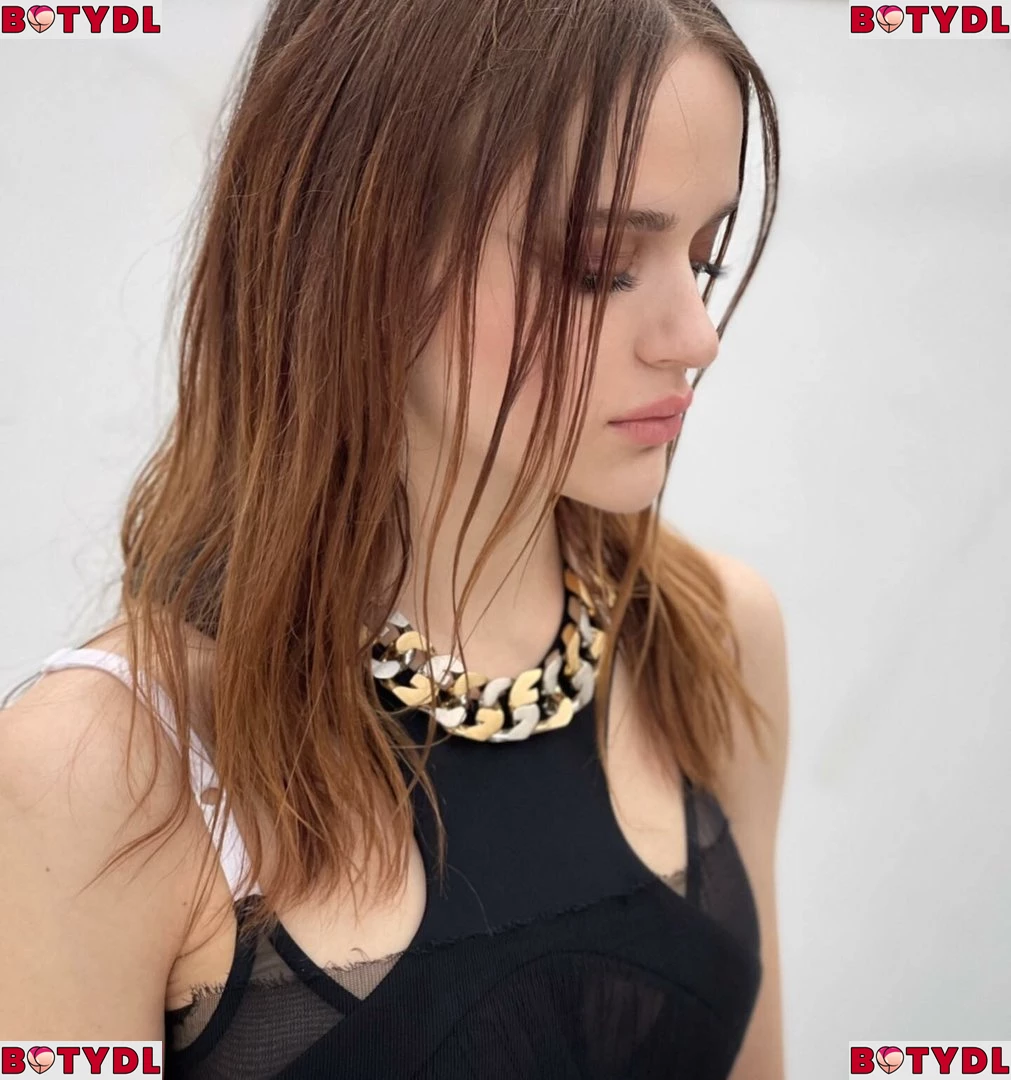 Joey King Onlyfans Photo Gallery 