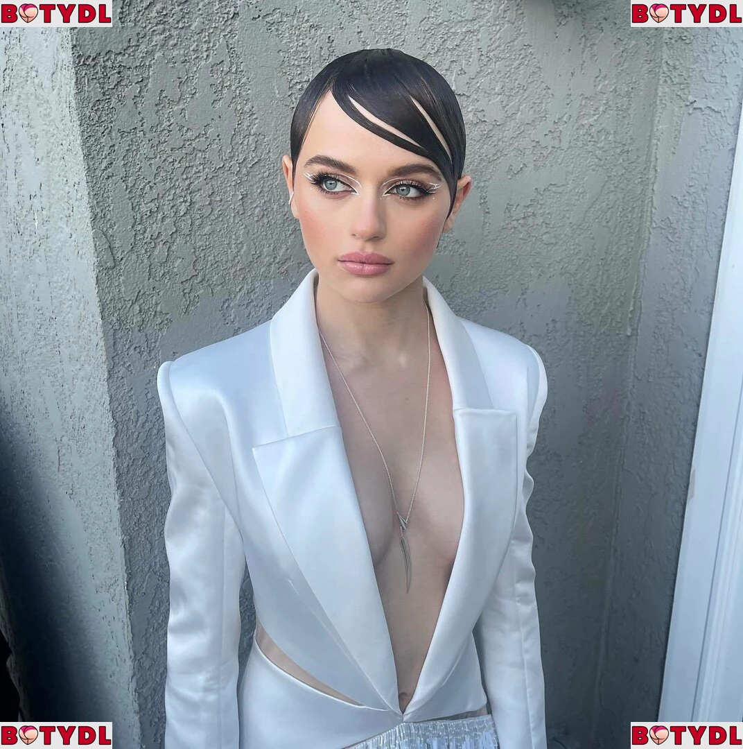 Joey King Onlyfans Photo Gallery 