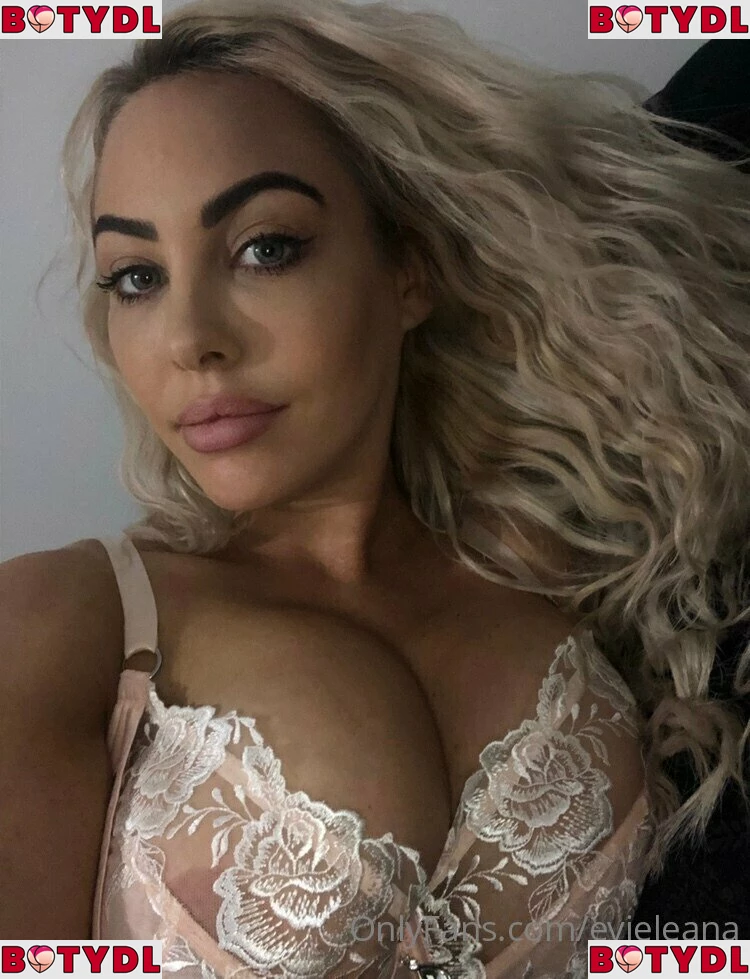 evieleana Onlyfans Photo Gallery 