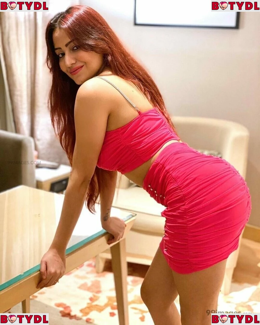 Simran Kaur Hundal Onlyfans Photo Gallery 