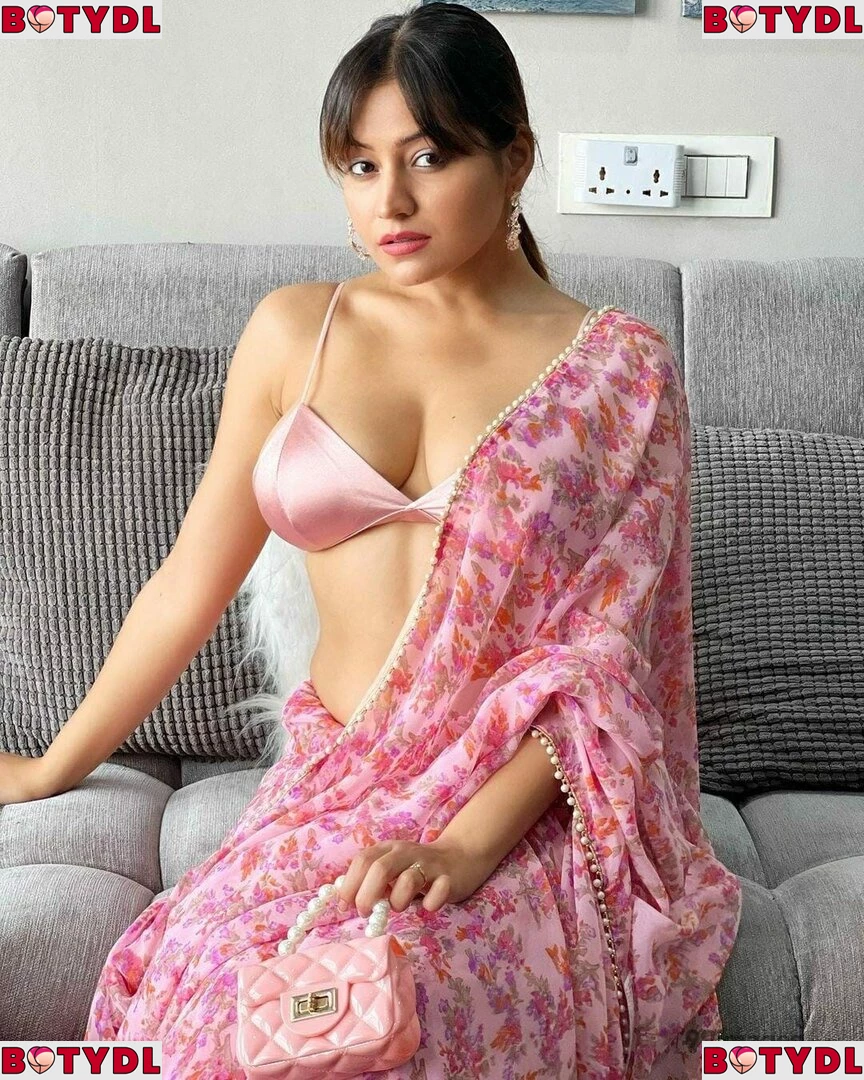 Simran Kaur Hundal Onlyfans Photo Gallery 