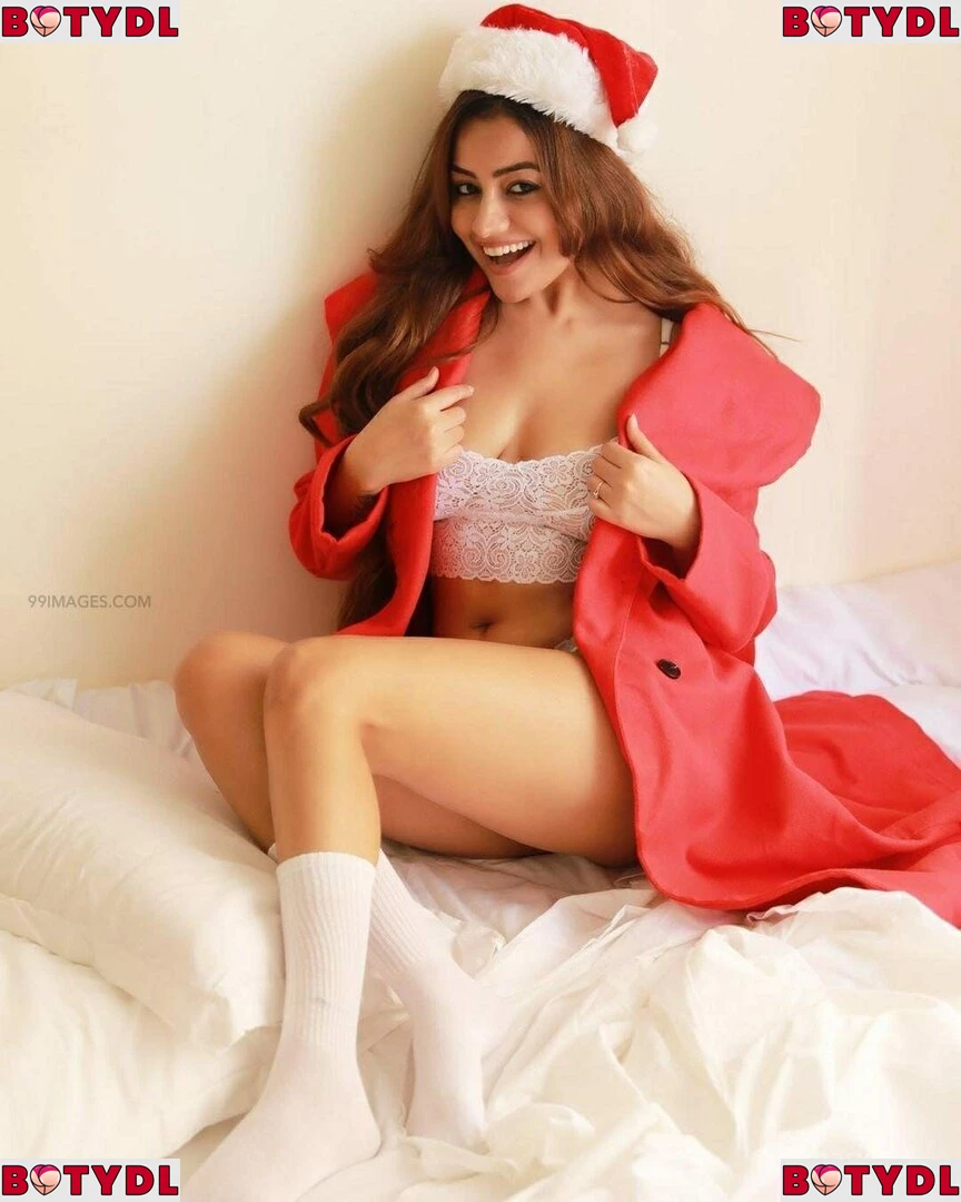 Simran Kaur Hundal Onlyfans Photo Gallery 