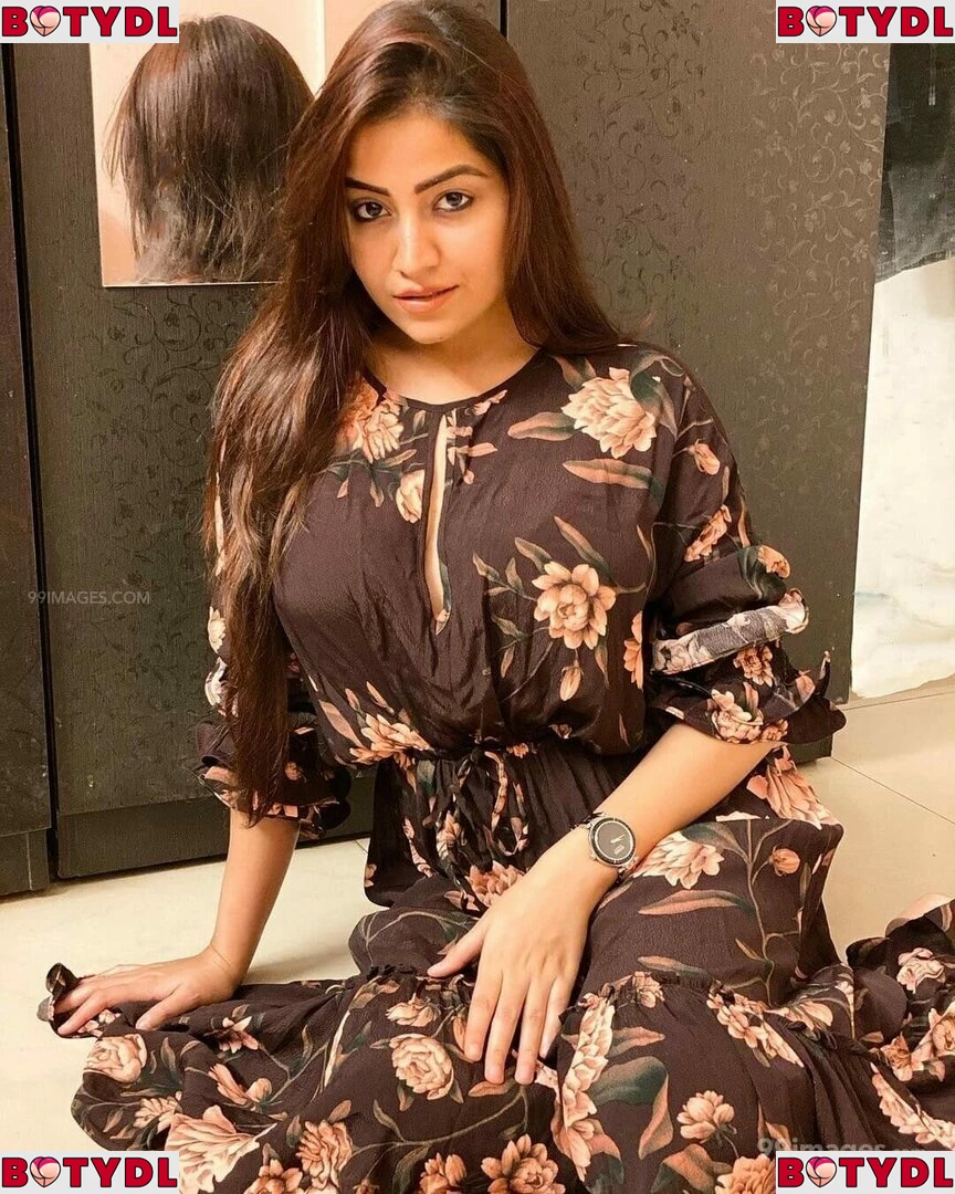 Simran Kaur Hundal Onlyfans Photo Gallery 