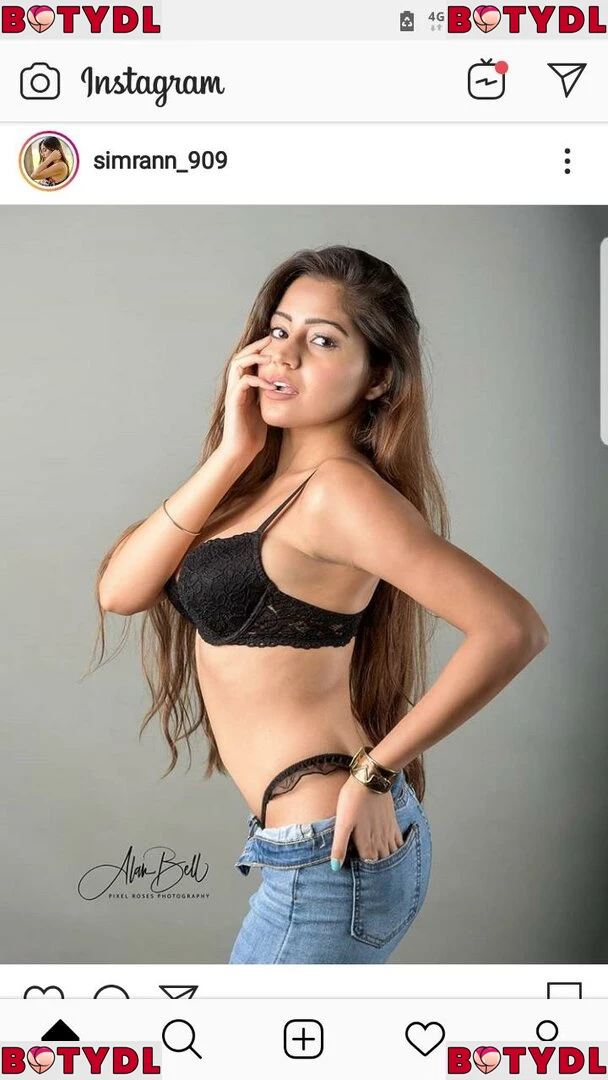 Simran Kaur Hundal Onlyfans Photo Gallery 