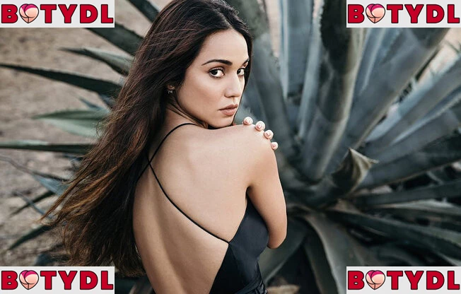 Summer Bishil Onlyfans Photo Gallery 