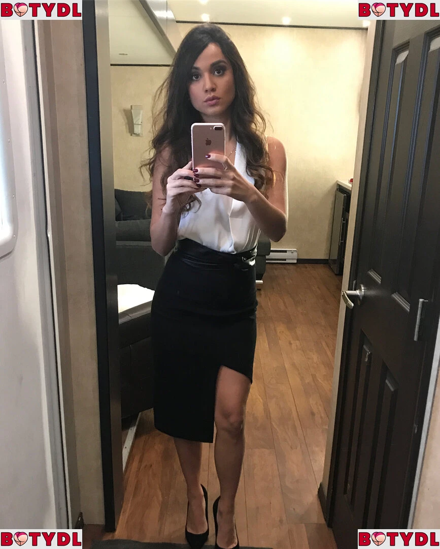 Summer Bishil Onlyfans Photo Gallery 