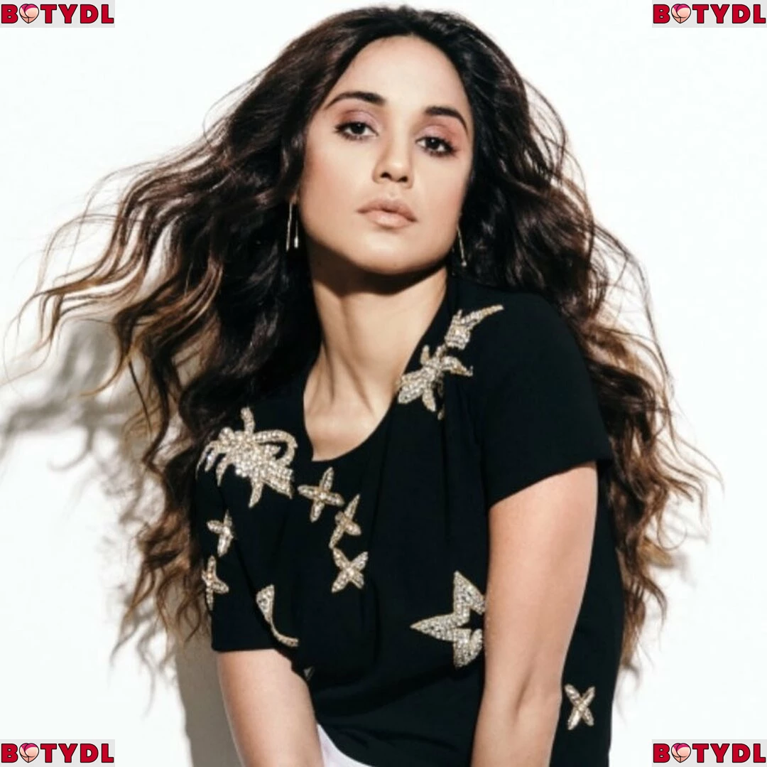 Summer Bishil Onlyfans Photo Gallery 