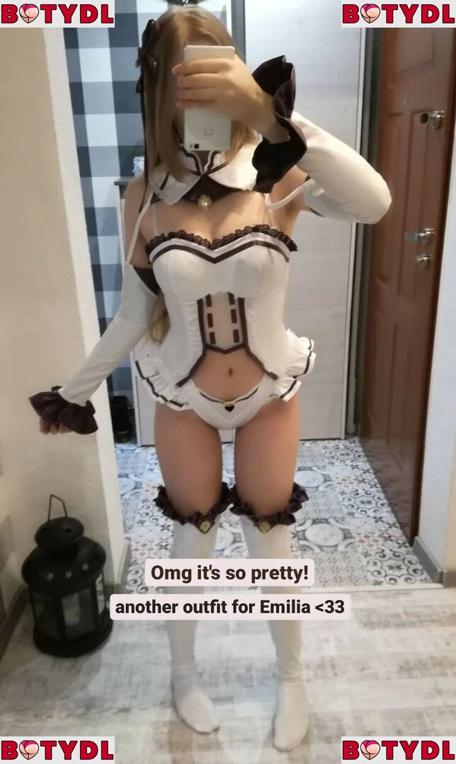 Akariia Cosplay Onlyfans Photo Gallery 