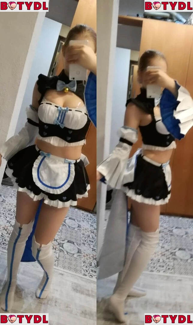 Akariia Cosplay Onlyfans Photo Gallery 