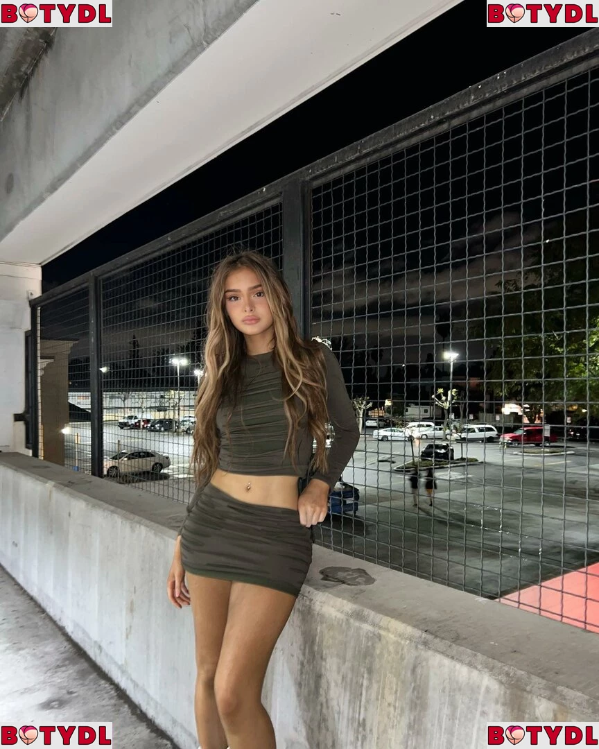 Brighton Sharbino Onlyfans Photo Gallery 