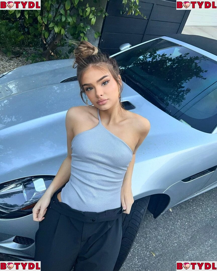 Brighton Sharbino Onlyfans Photo Gallery 