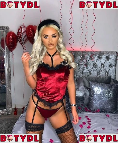 Courtneydoylexx Onlyfans Photo Gallery 