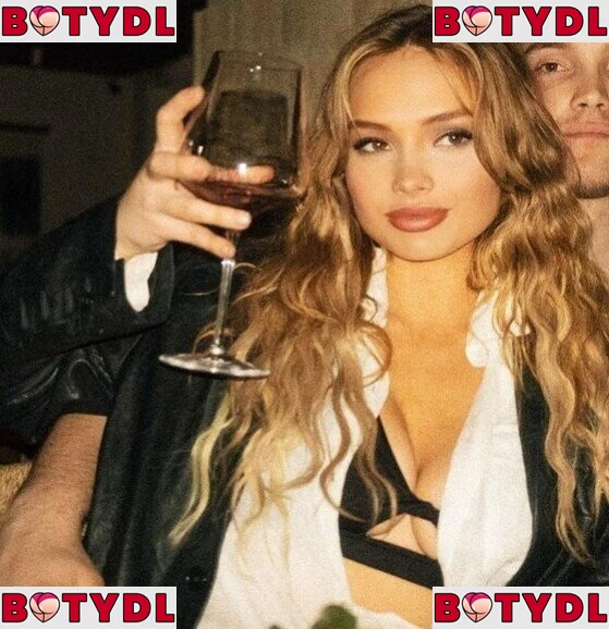 Natalie Alyn Lind Onlyfans Photo Gallery 