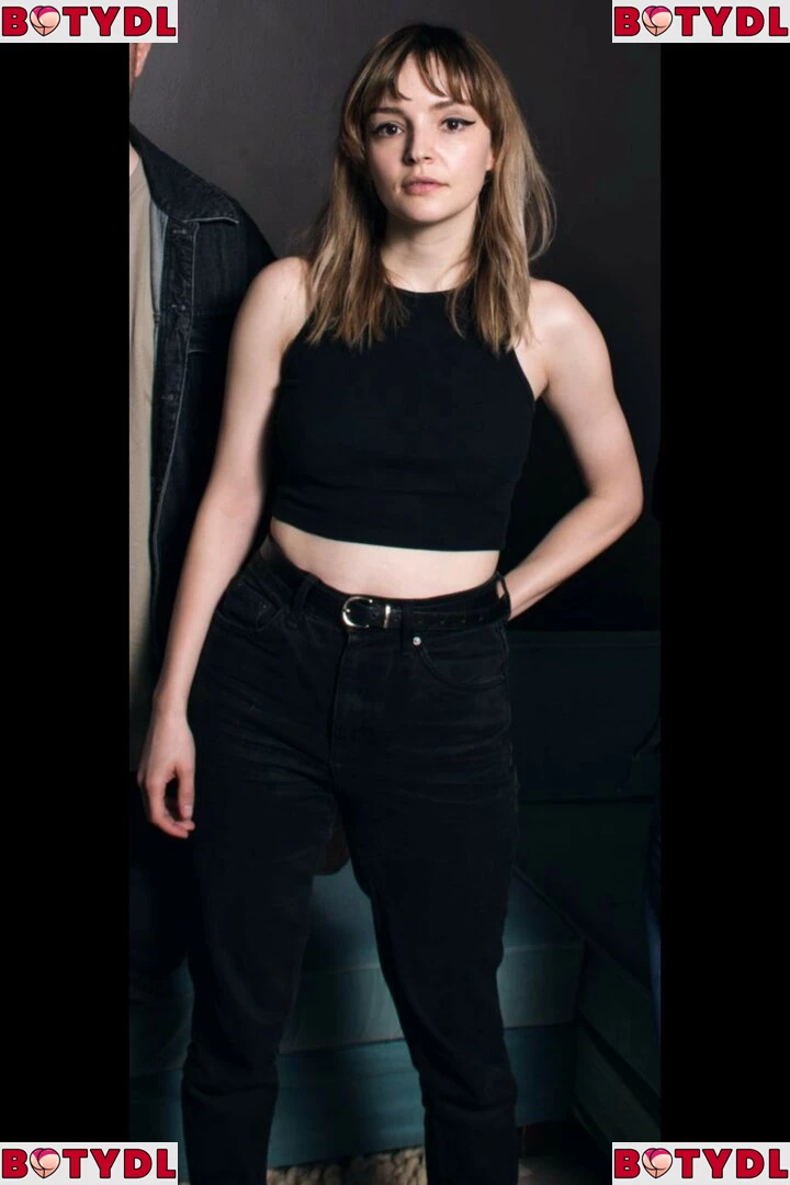 Lauren Mayberry Onlyfans Photo Gallery 