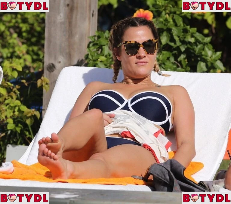 Caroline Flack Onlyfans Photo Gallery 