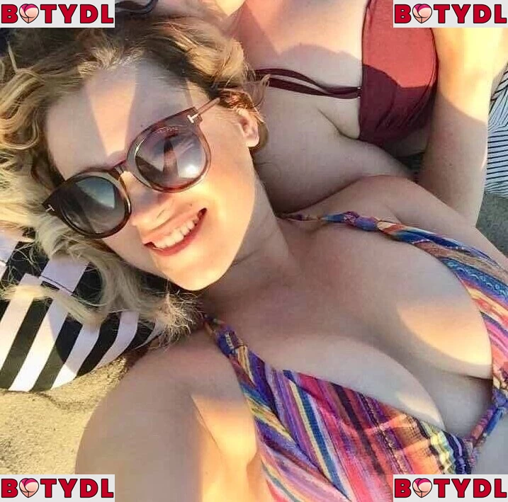 Eliza Taylor Onlyfans Photo Gallery 