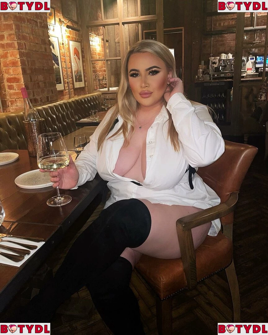 Laura Morgan Onlyfans Photo Gallery 