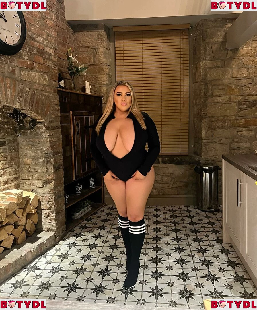 Laura Morgan Onlyfans Photo Gallery 