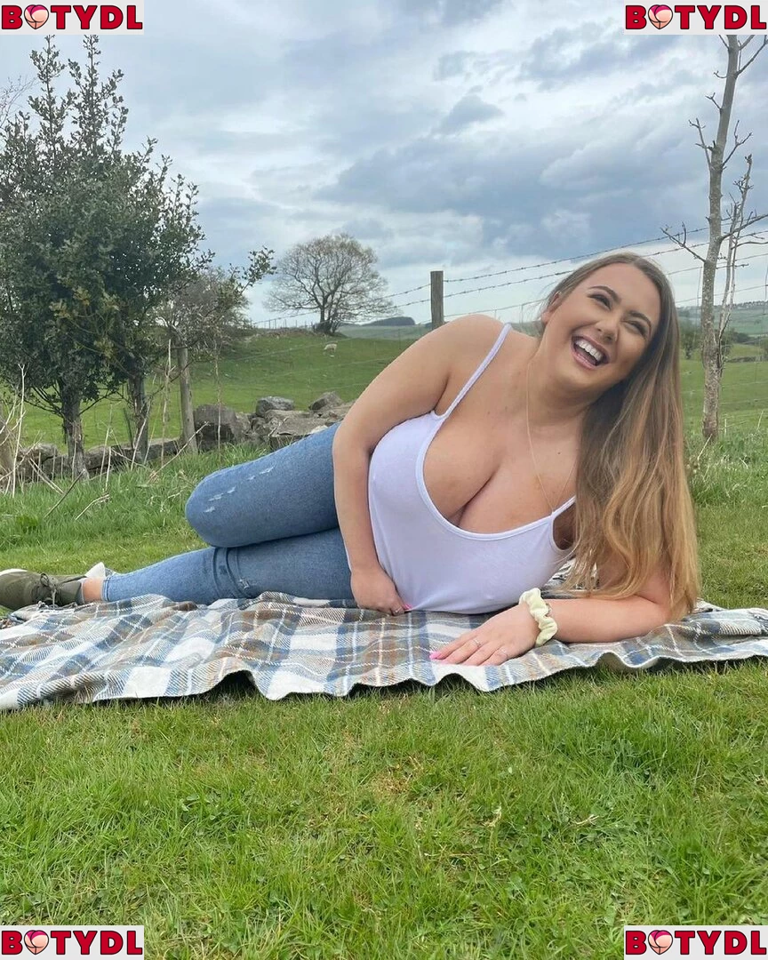 Laura Morgan Onlyfans Photo Gallery 