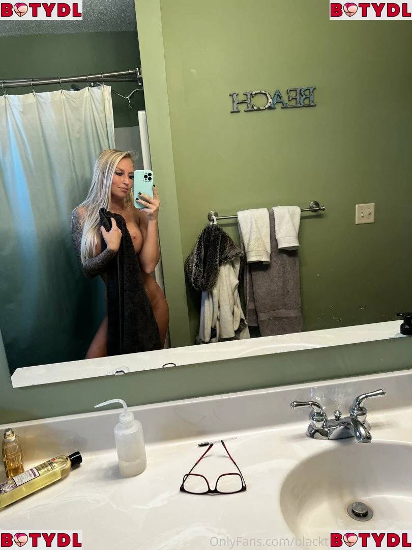 Blacktoppingblondie Onlyfans Photo Gallery 