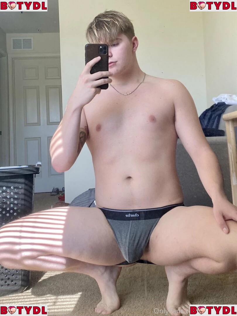 justmyless Onlyfans Photo Gallery 