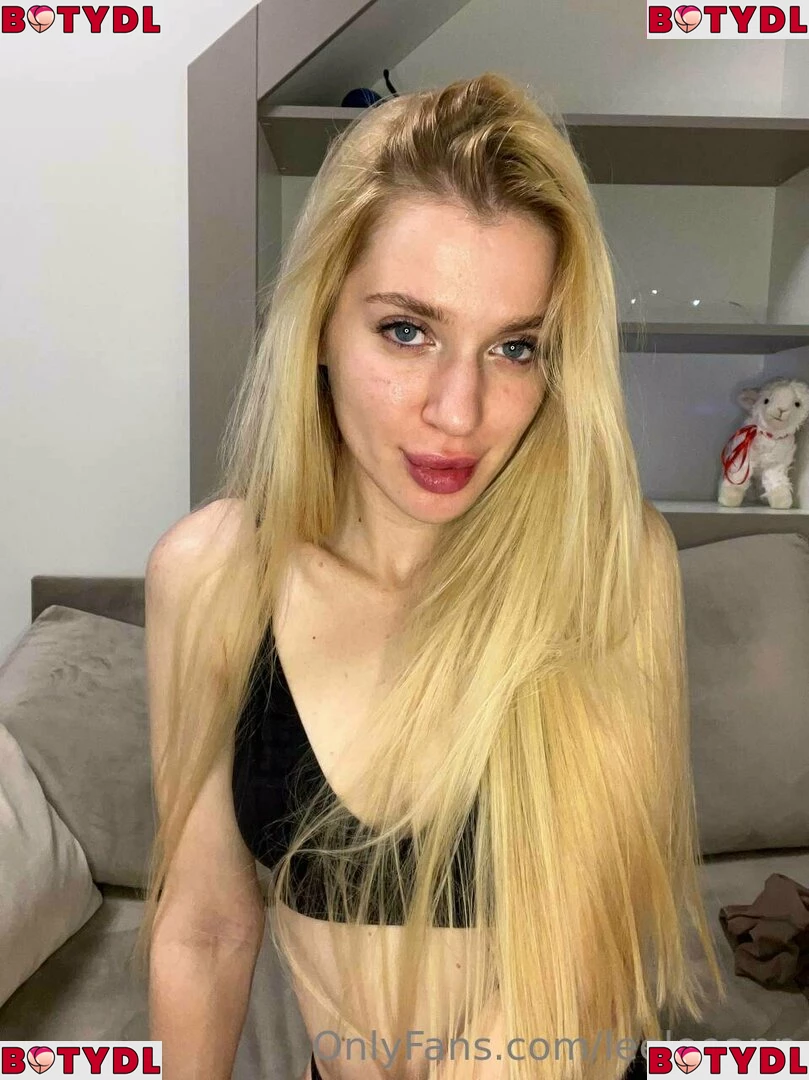 outlaw_blonde Onlyfans Photo Gallery 