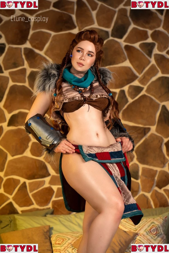 Elune Cosplay Onlyfans Photo Gallery 