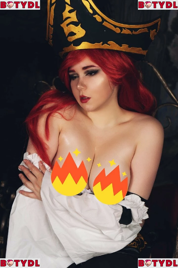 Elune Cosplay Onlyfans Photo Gallery 