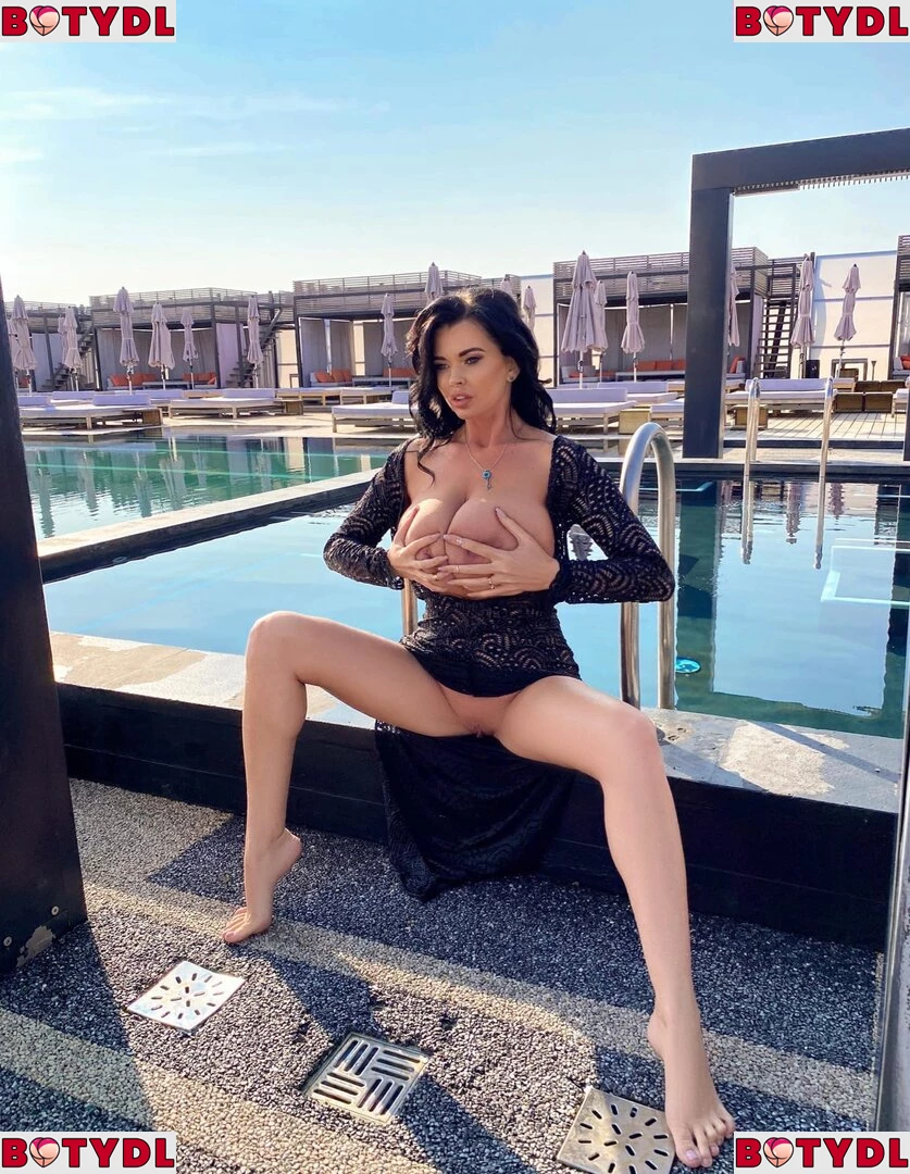 Sha Rizel Onlyfans Photo Gallery 