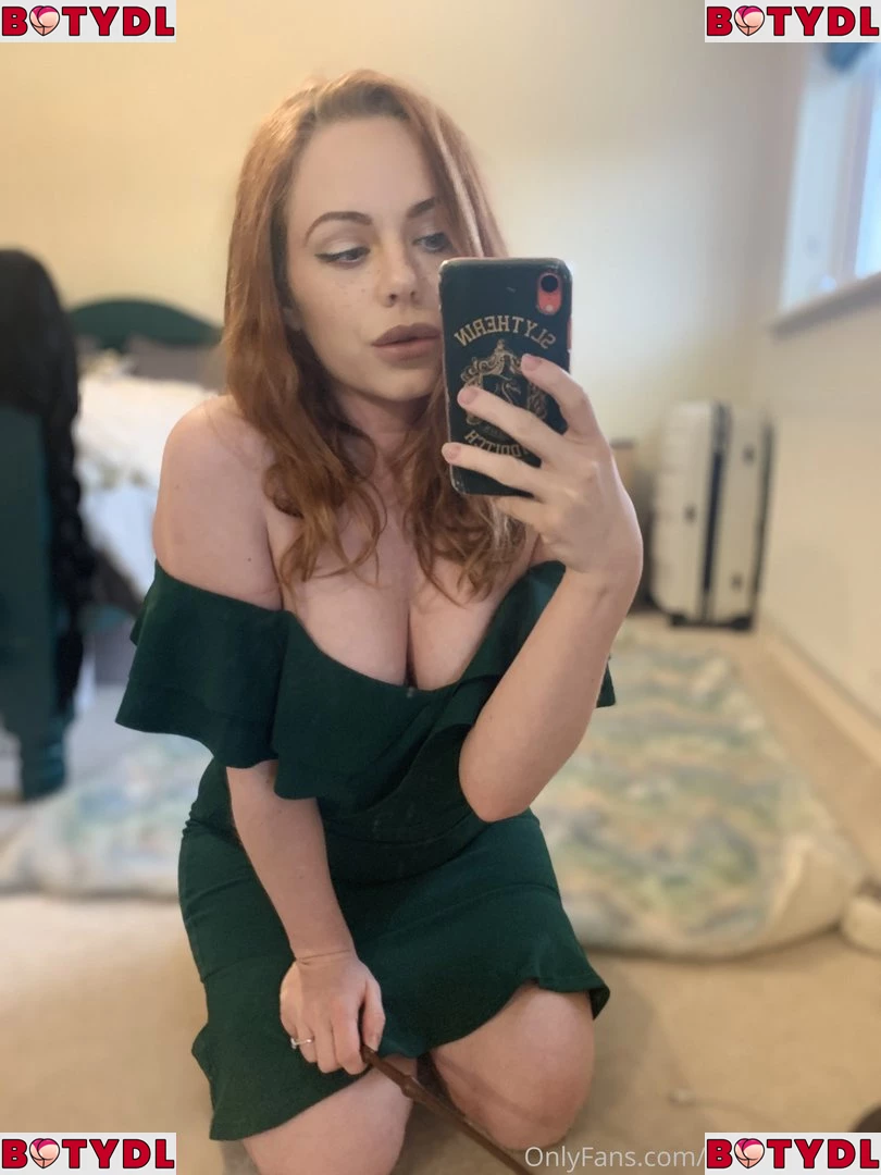 Ella Hughes Onlyfans Photo Gallery 