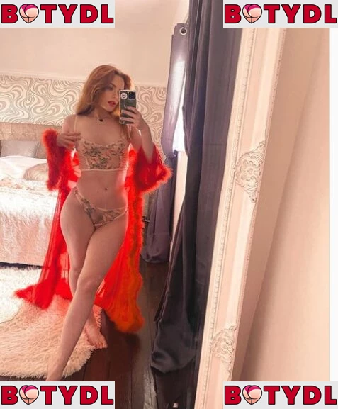 Ella Hughes Onlyfans Photo Gallery 