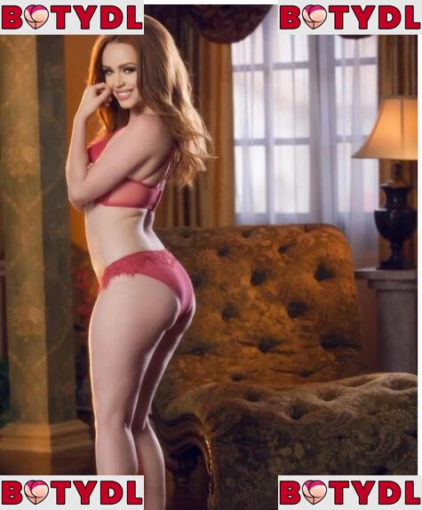 Ella Hughes Onlyfans Photo Gallery 