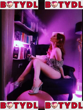 Ella Hughes Onlyfans Photo Gallery 