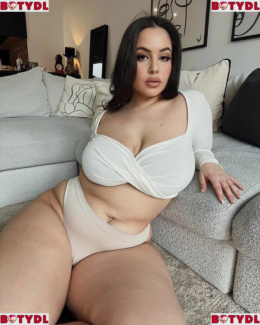 Zina Hadid Onlyfans Photo Gallery 